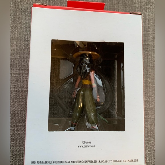 Disney Hallmark Raya Ornament - Picture 3 of 4
